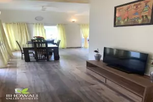 Bhowali Valley Chalets : 3 Bedroom Villa - Lounge